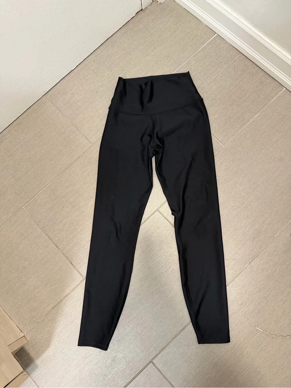 Alo Airlift Legging in Black XS High-Rise Leggings & Sports Bra Set